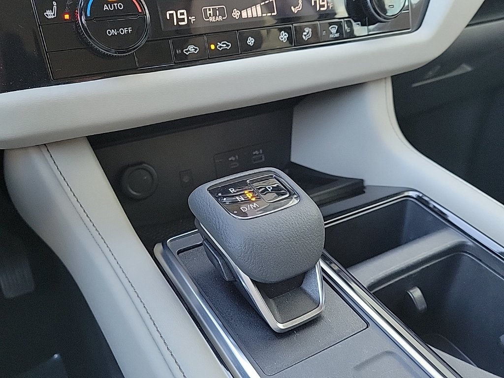 Used 2023 Nissan Pathfinder SL AWD/4WD image 33