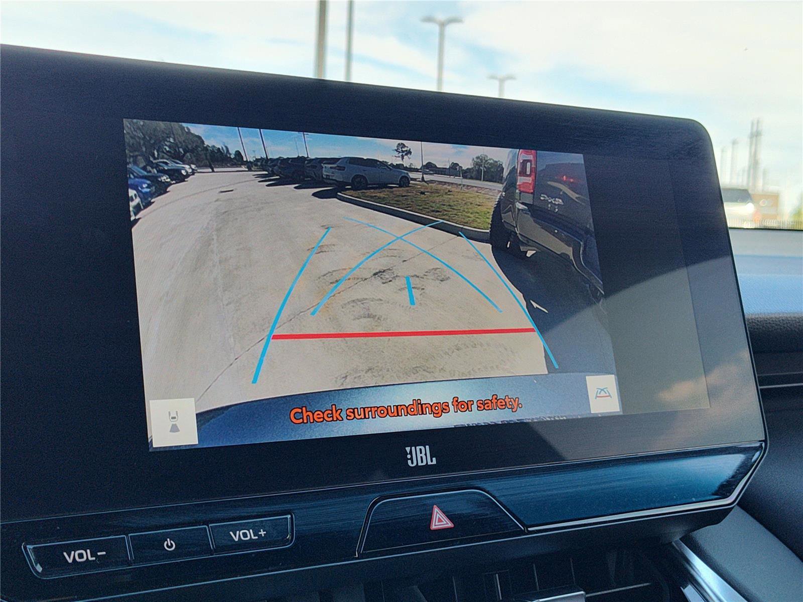 Used 2024 Toyota Venza XLE image 29