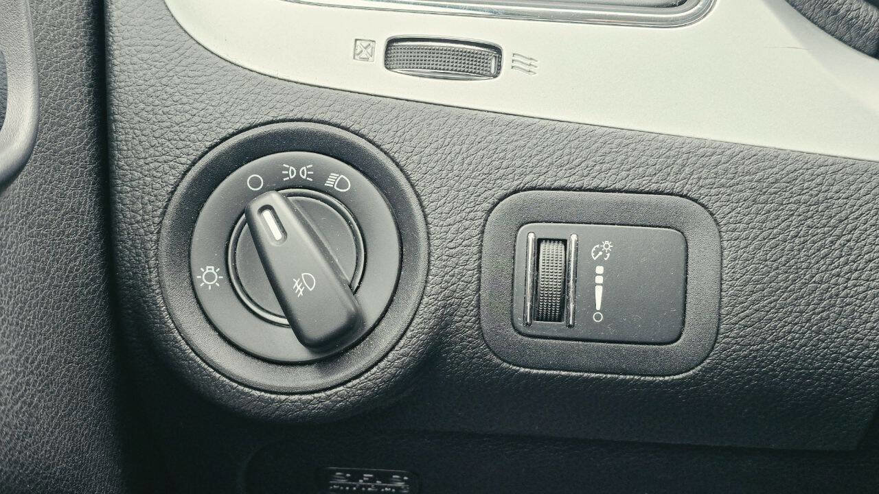 Used 2012 Dodge Journey SXT w/ Popular Equipment Group FWD image 27