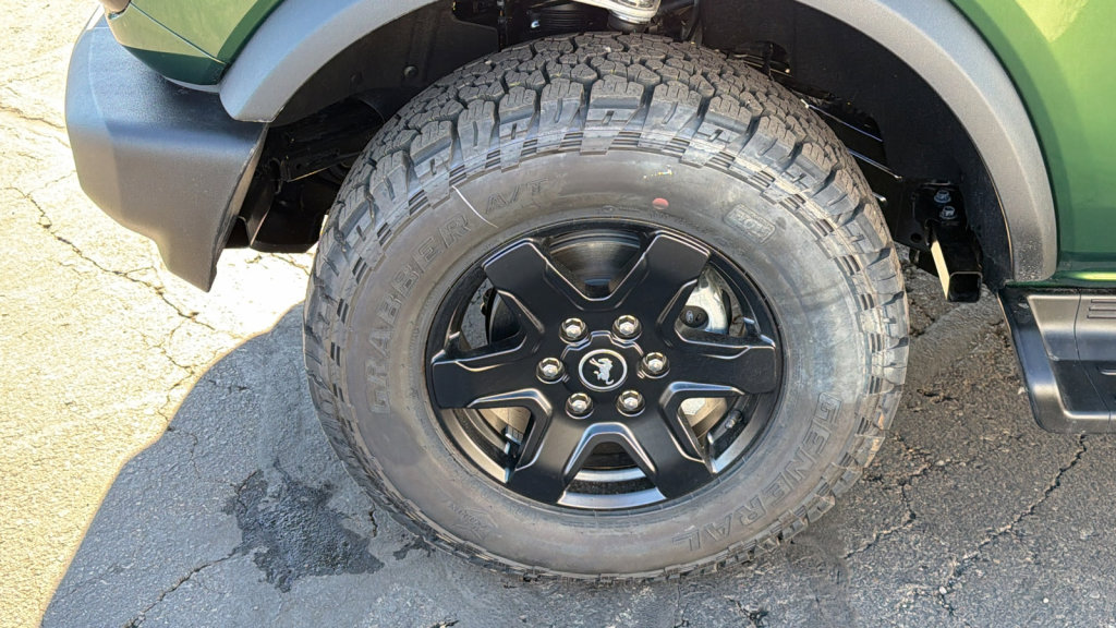 New 2025 Ford Bronco Outer Banks image 9