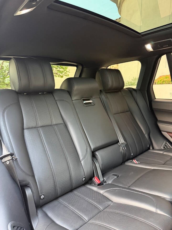 Used 2015 Land Rover Range Rover Supercharged AWD/4WD image 19