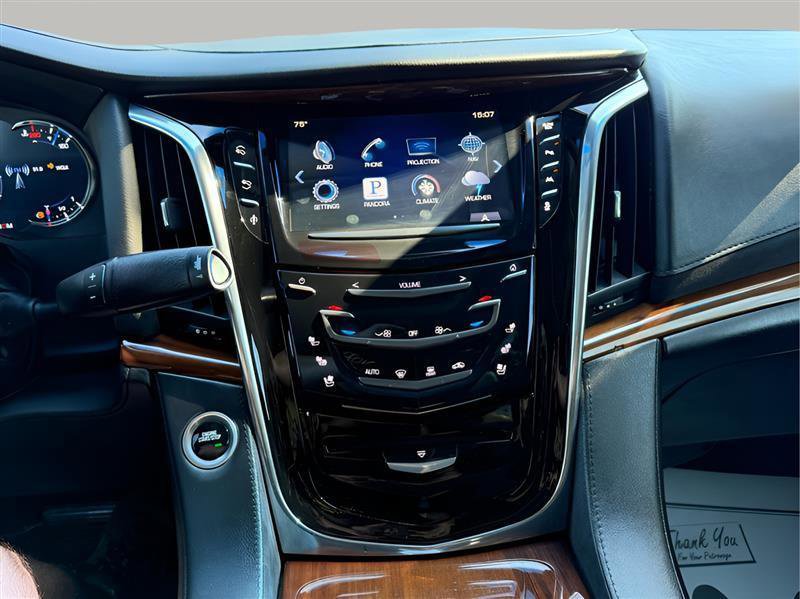 Used 2016 Cadillac Escalade ESV Luxury RWD image 25