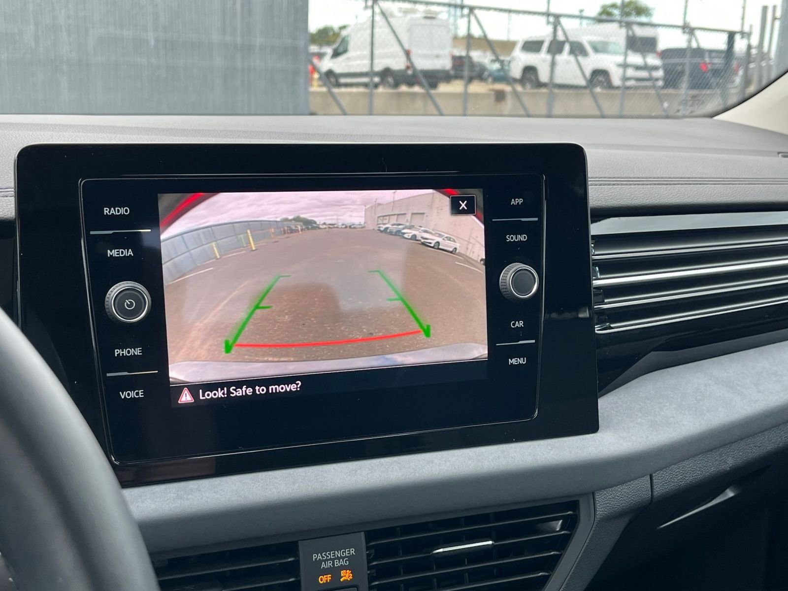 Used 2025 Volkswagen Jetta SE image 17