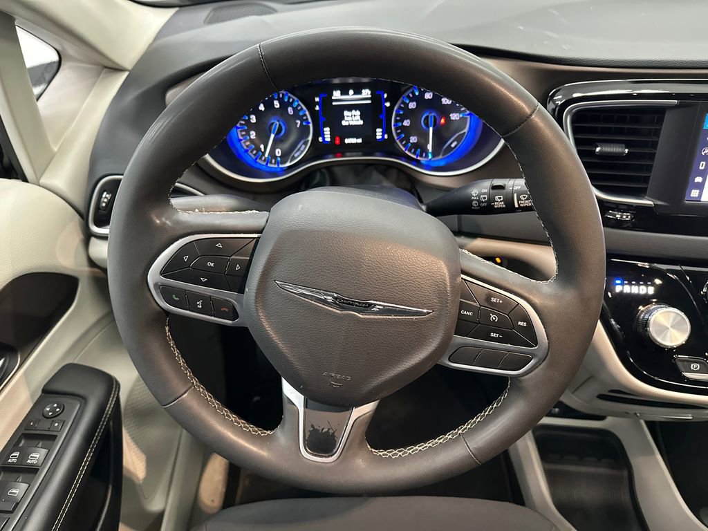 Used 2024 Chrysler Voyager LX image 26