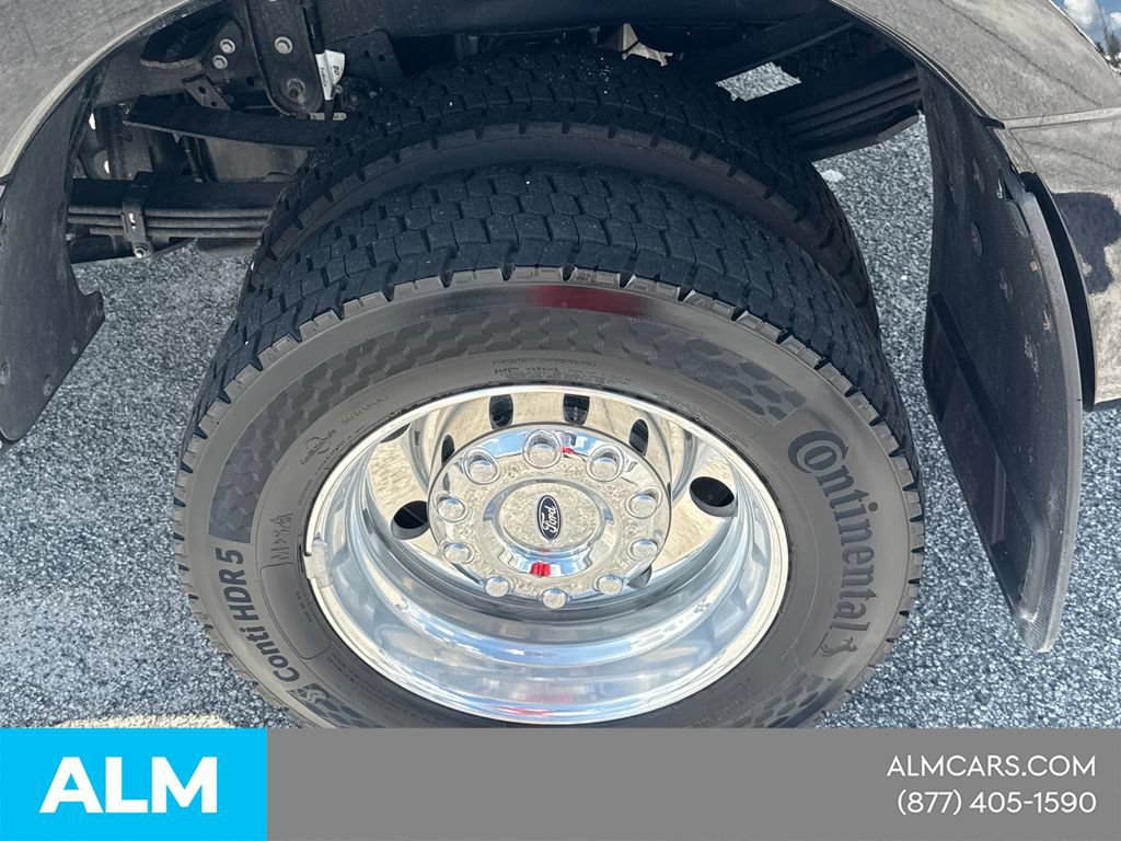 Used 2025 Ford F450 Platinum w/ FX4 Off-Road Package AWD/4WD image 22