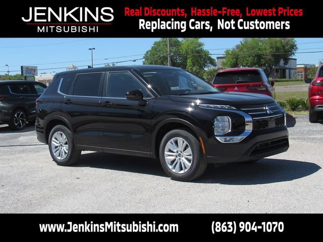 New 2026 Mitsubishi Outlander ES image 1