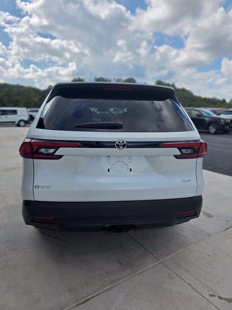 Used 2025 Toyota Grand Highlander FWD image 6