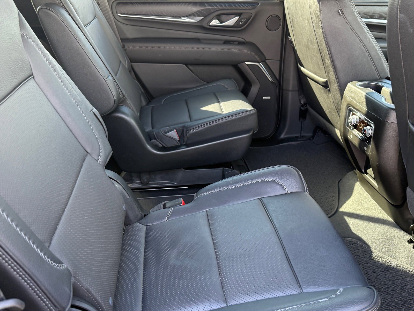 Used 2023 GMC Yukon Denali image 13