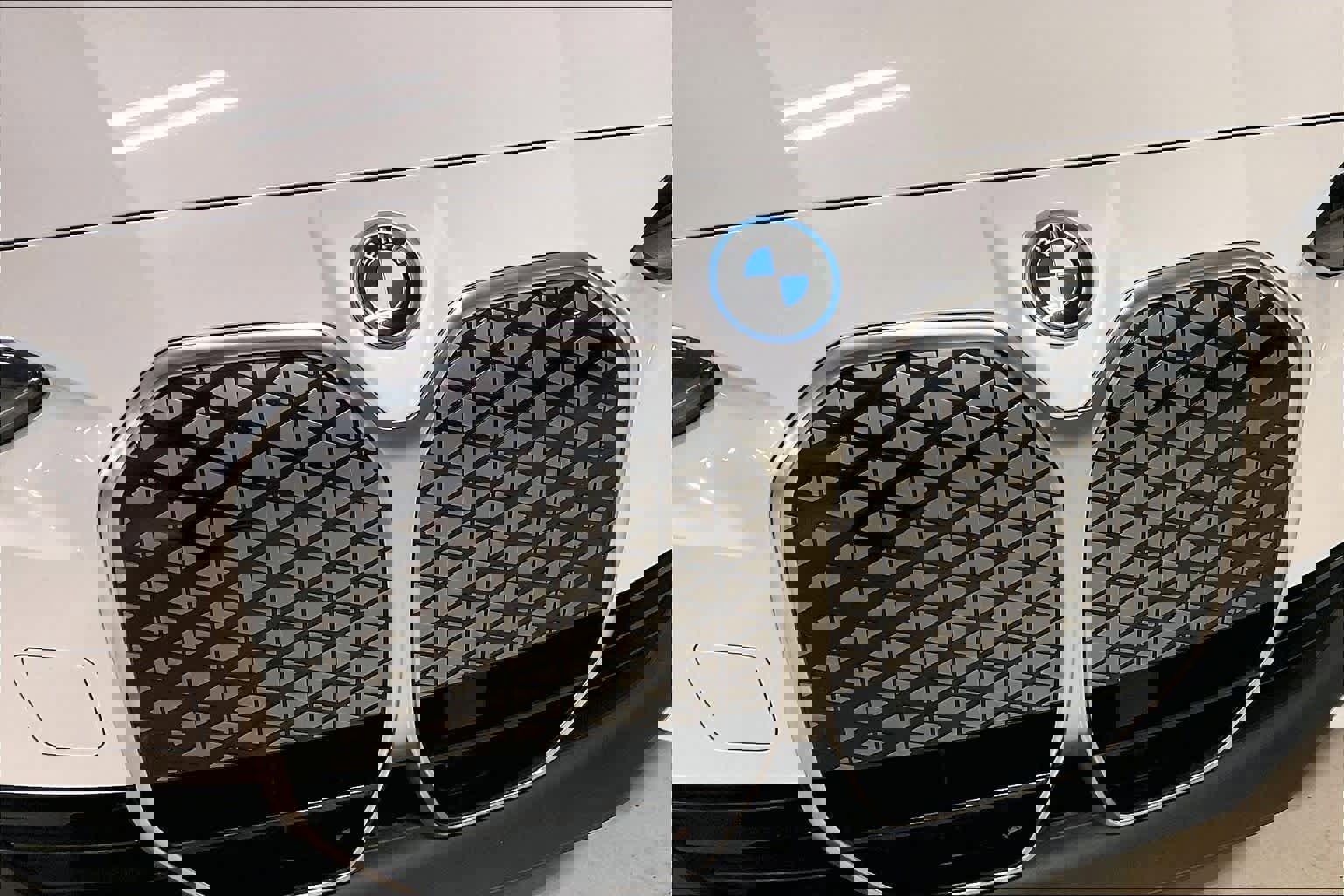 Certified 2025 BMW i4 eDrive40 image 30