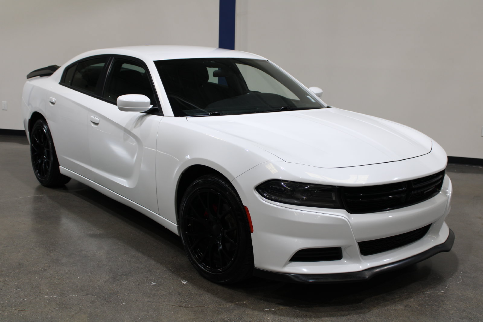 Used 2022 Dodge Charger SXT RWD image 3