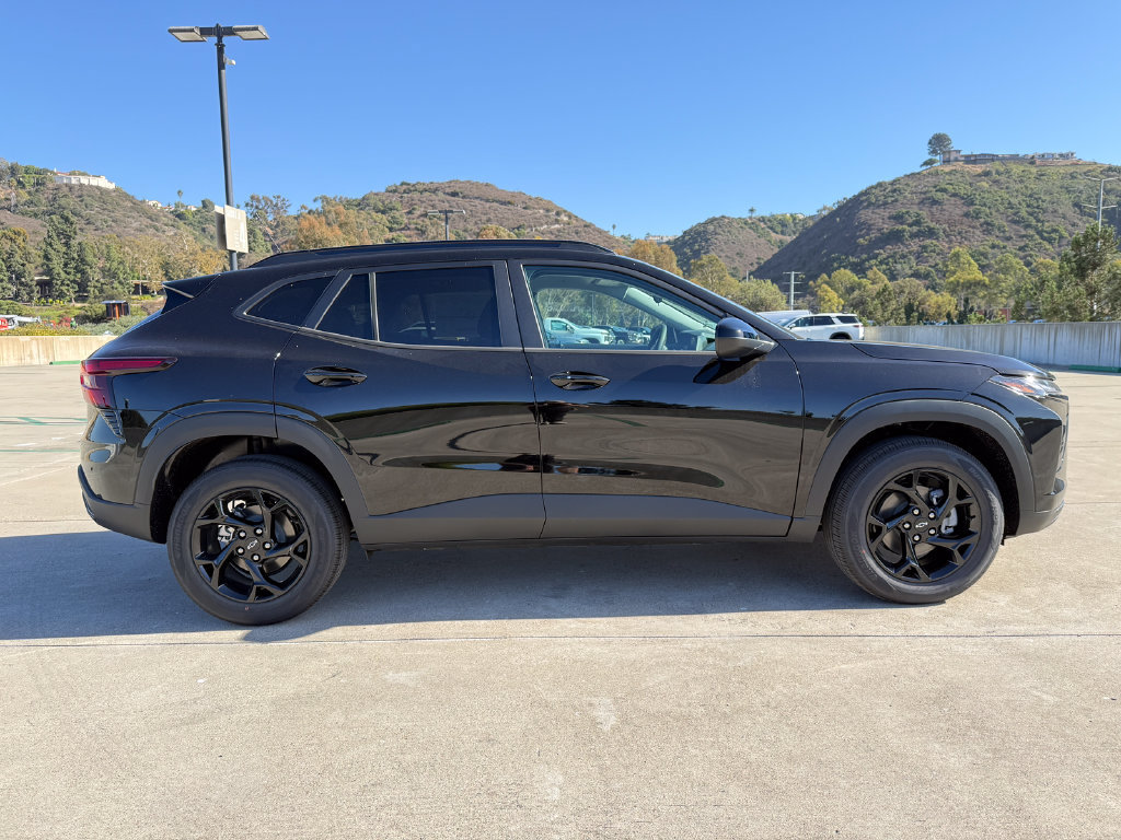 New 2026 Chevrolet Trax LT w/ Driver Confidence Package FWD image 5