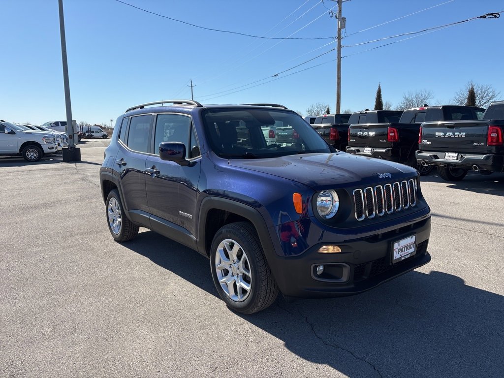 Used 2017 Jeep Renegade Latitude w/ Cold Weather Group image 1