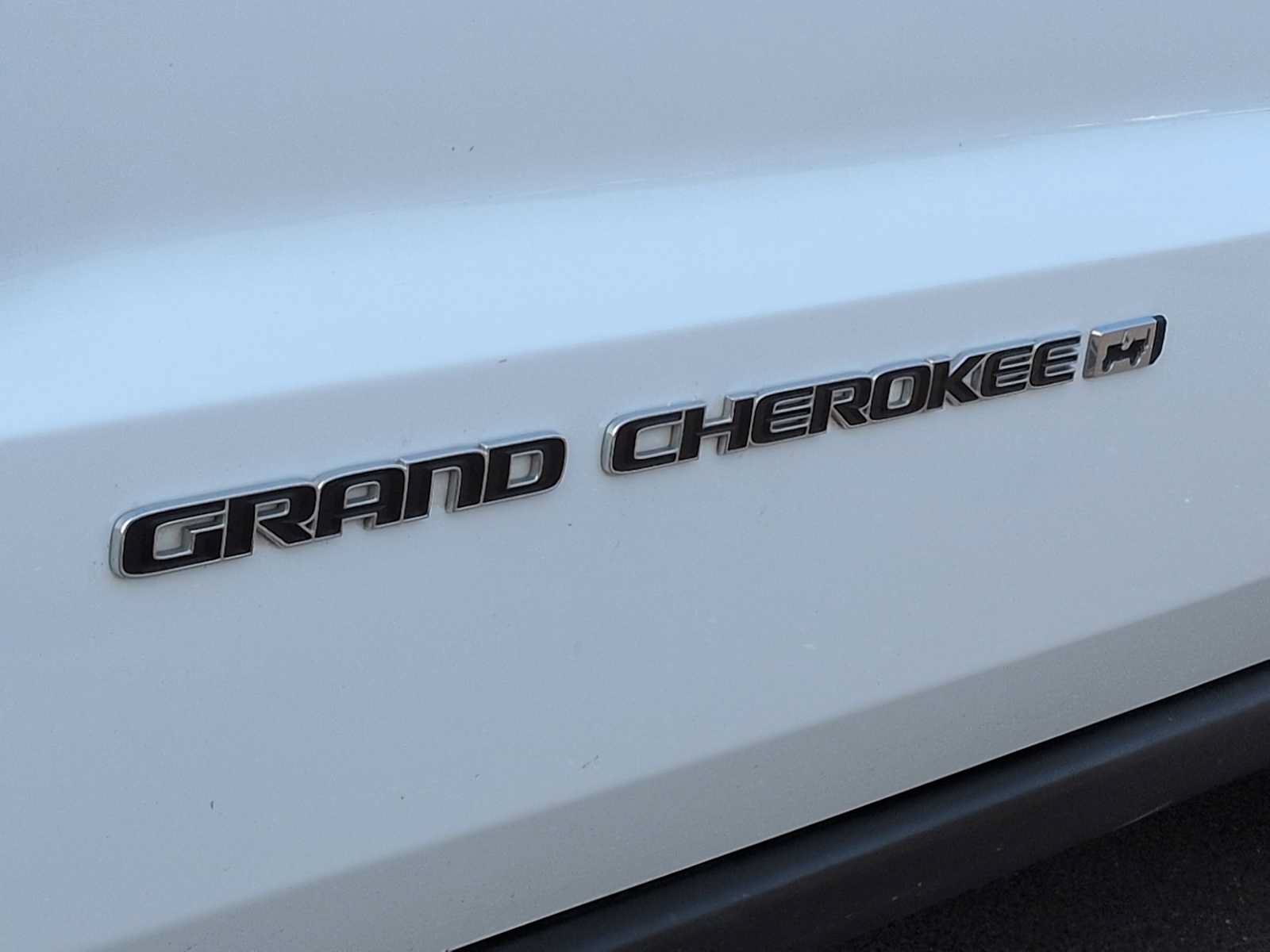 Used 2022 Jeep Grand Cherokee Limited w/ Tech Group AWD/4WD image 13