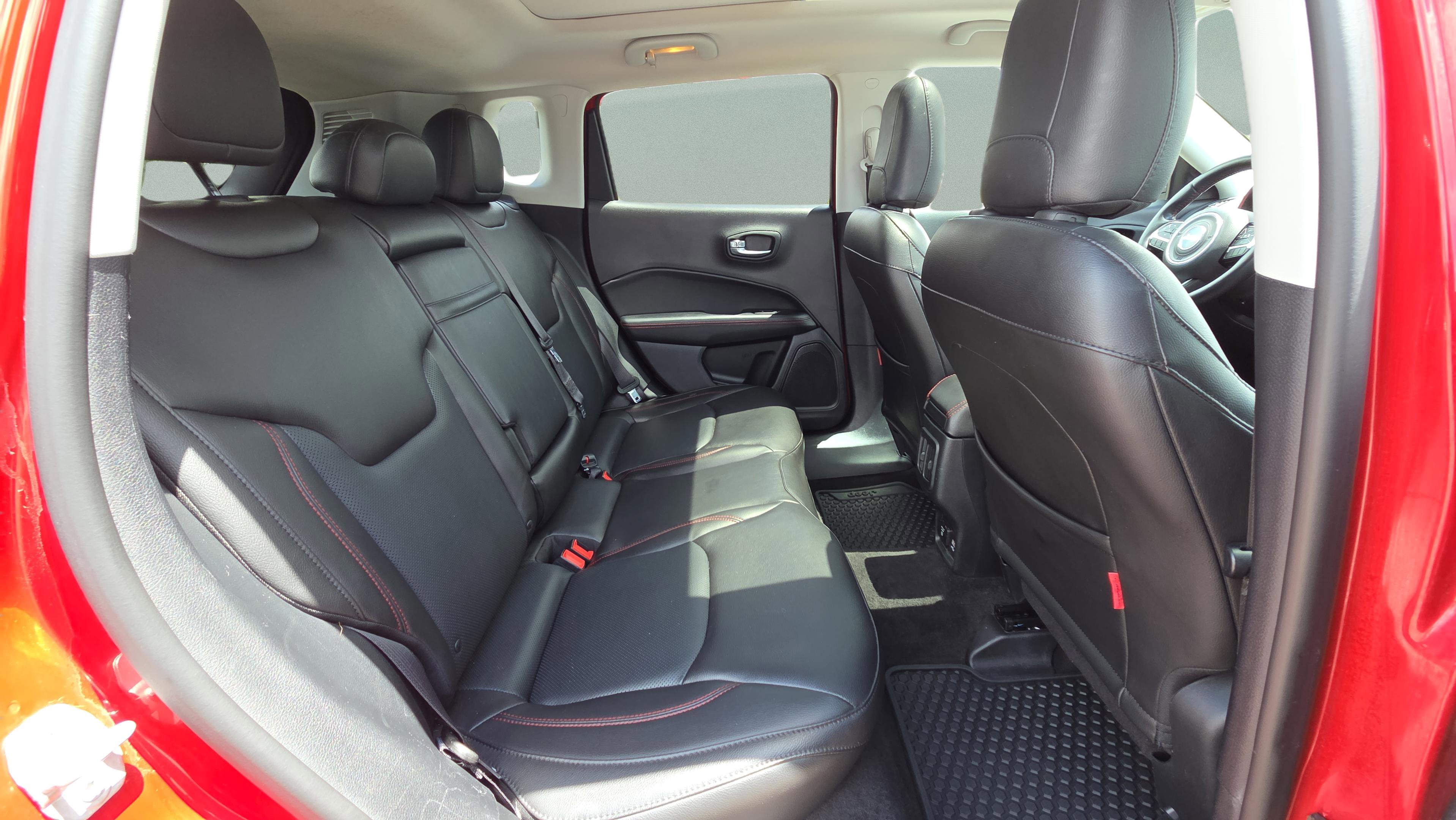 Used 2018 Jeep Compass Trailhawk w/ Leather Interior Group AWD/4WD image 15