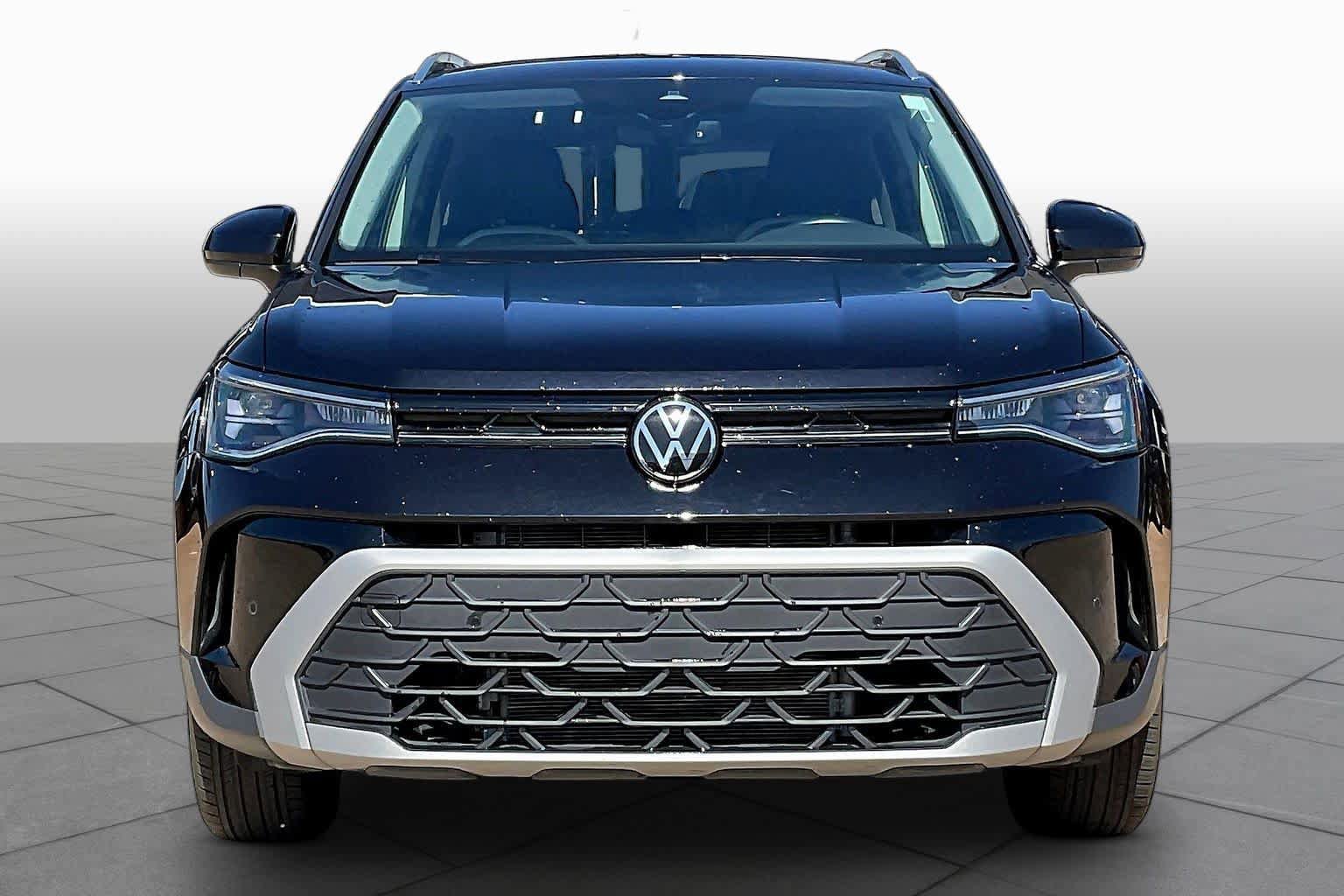 Used 2025 Volkswagen Taos SE AWD/4WD image 5