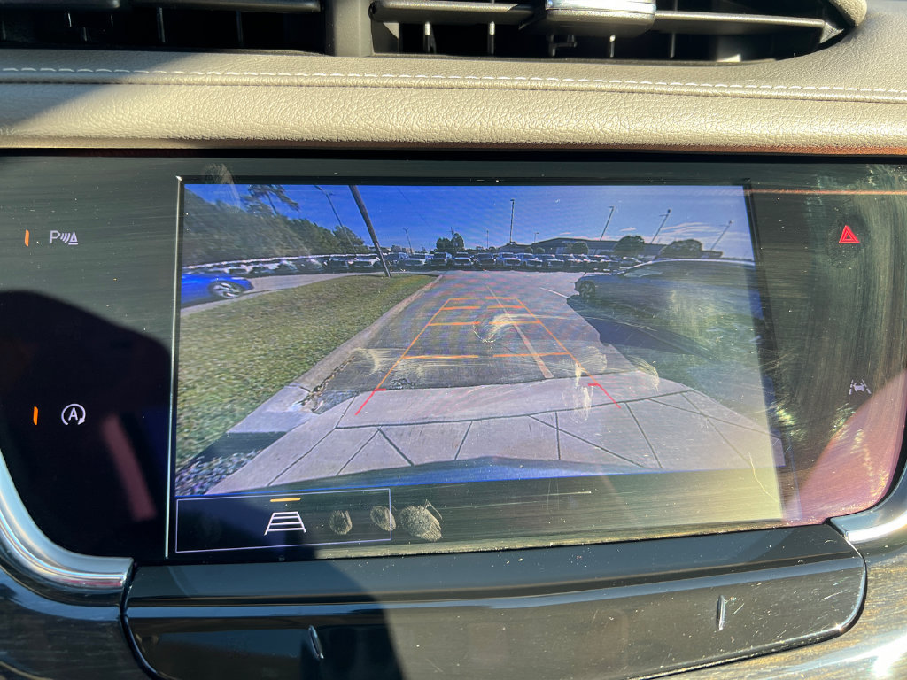 Used 2022 Cadillac XT6 Premium Luxury FWD image 25