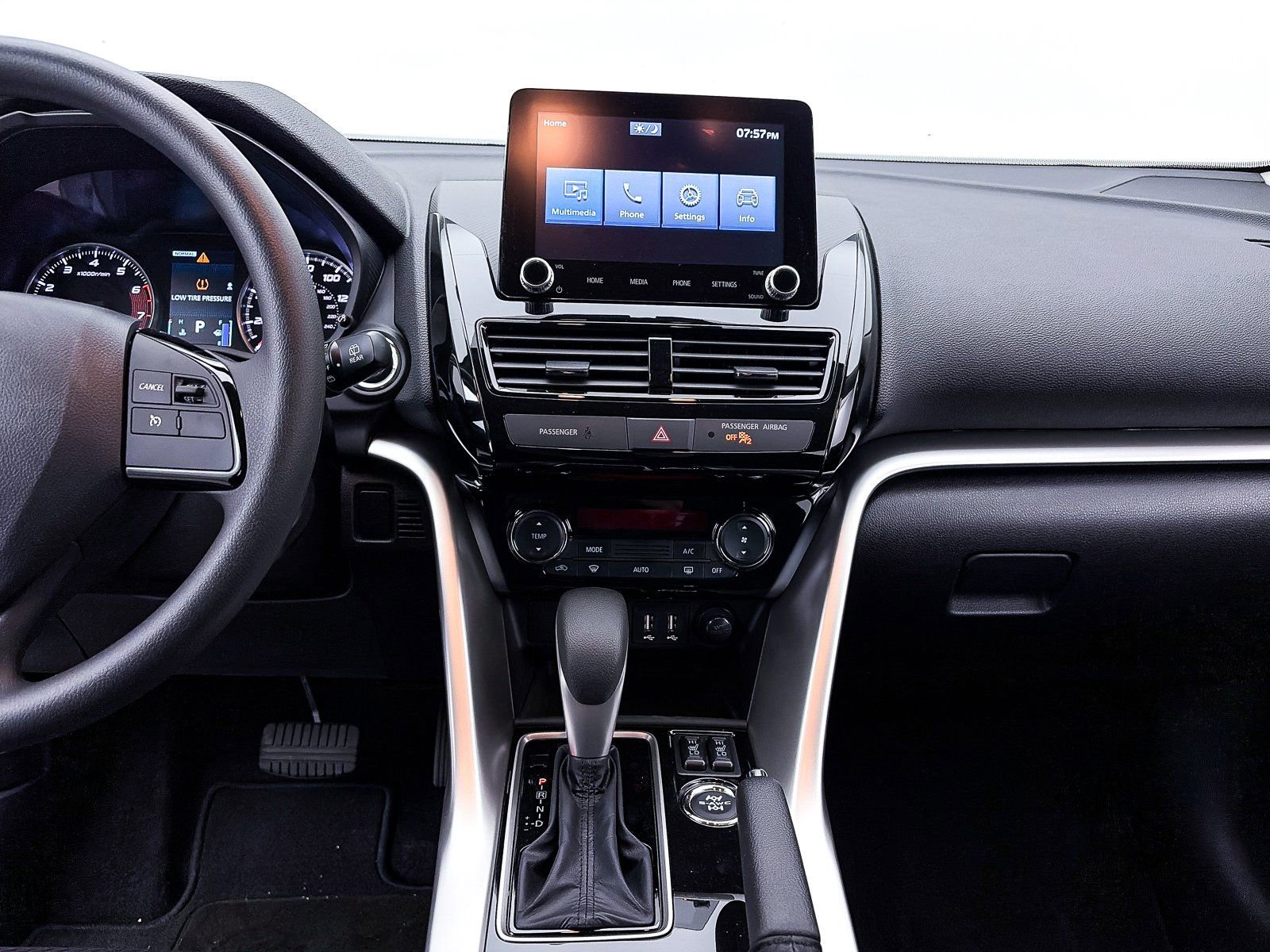 New 2025 Mitsubishi Eclipse Cross LE image 11