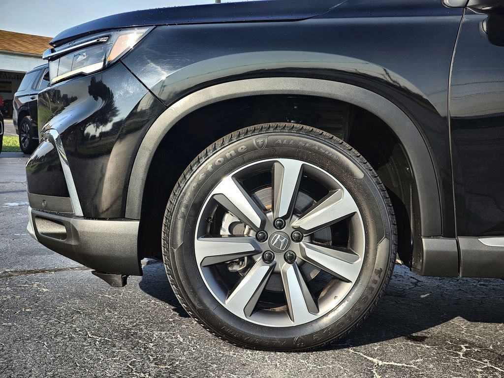 Used 2024 Honda Pilot Touring image 10