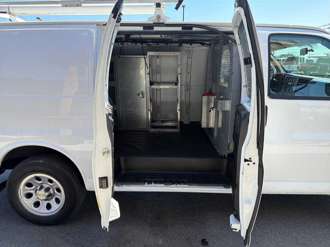 Used 2013 Chevrolet Express 1500 RWD image 13