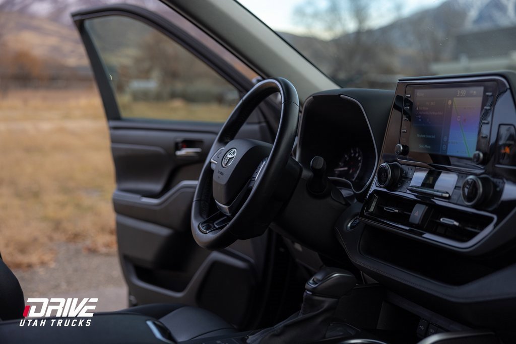 Used 2021 Toyota Highlander XLE image 14