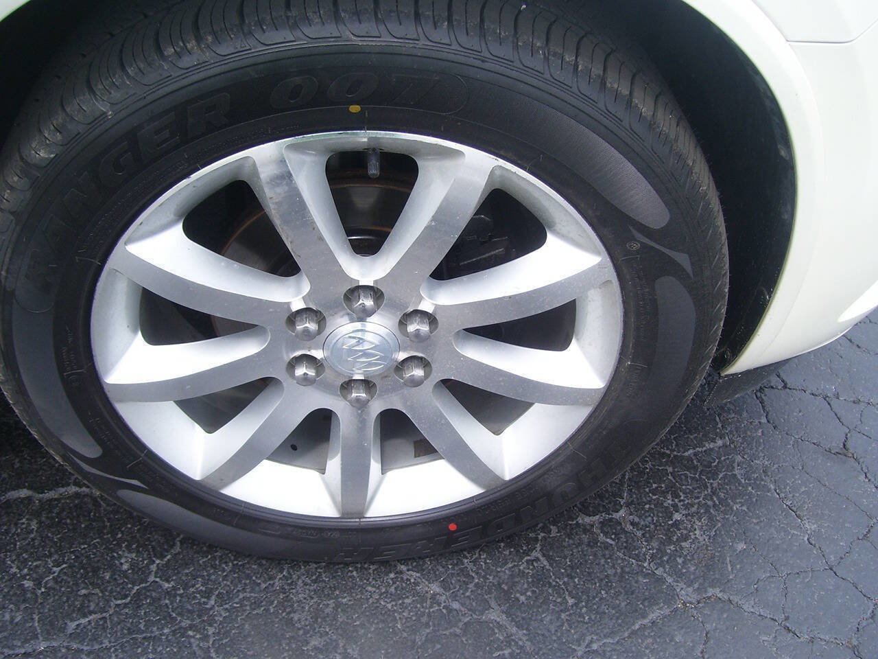 Used 2013 Buick Enclave Premium AWD/4WD image 3