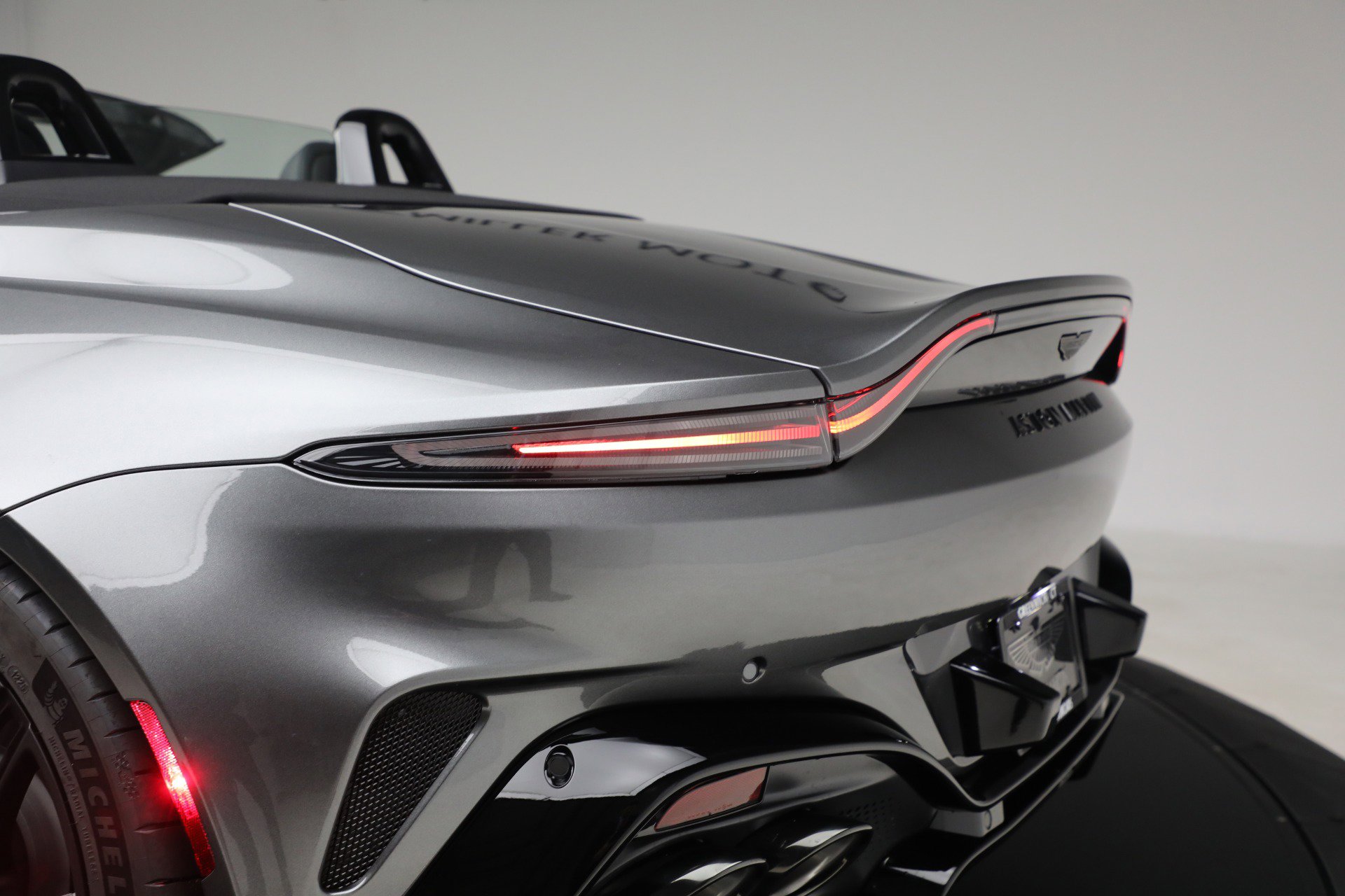 New 2026 Aston Martin V8 Vantage Roadster image 46