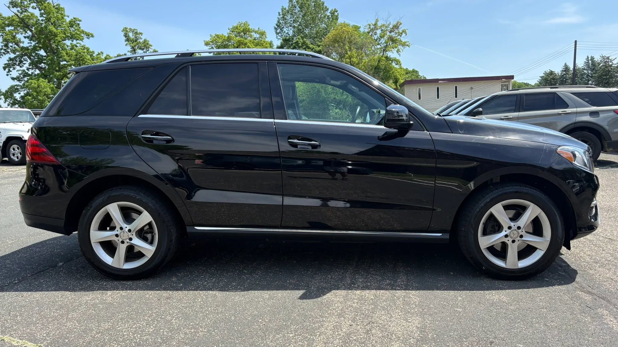 Used 2016 Mercedes-Benz GLE 350 4MATIC w/ Premium Package image 11