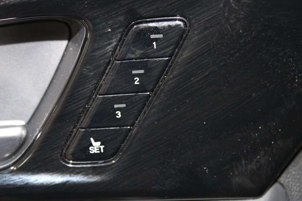 Used 2023 Acura MDX SH-AWD w/ Technology Package image 38