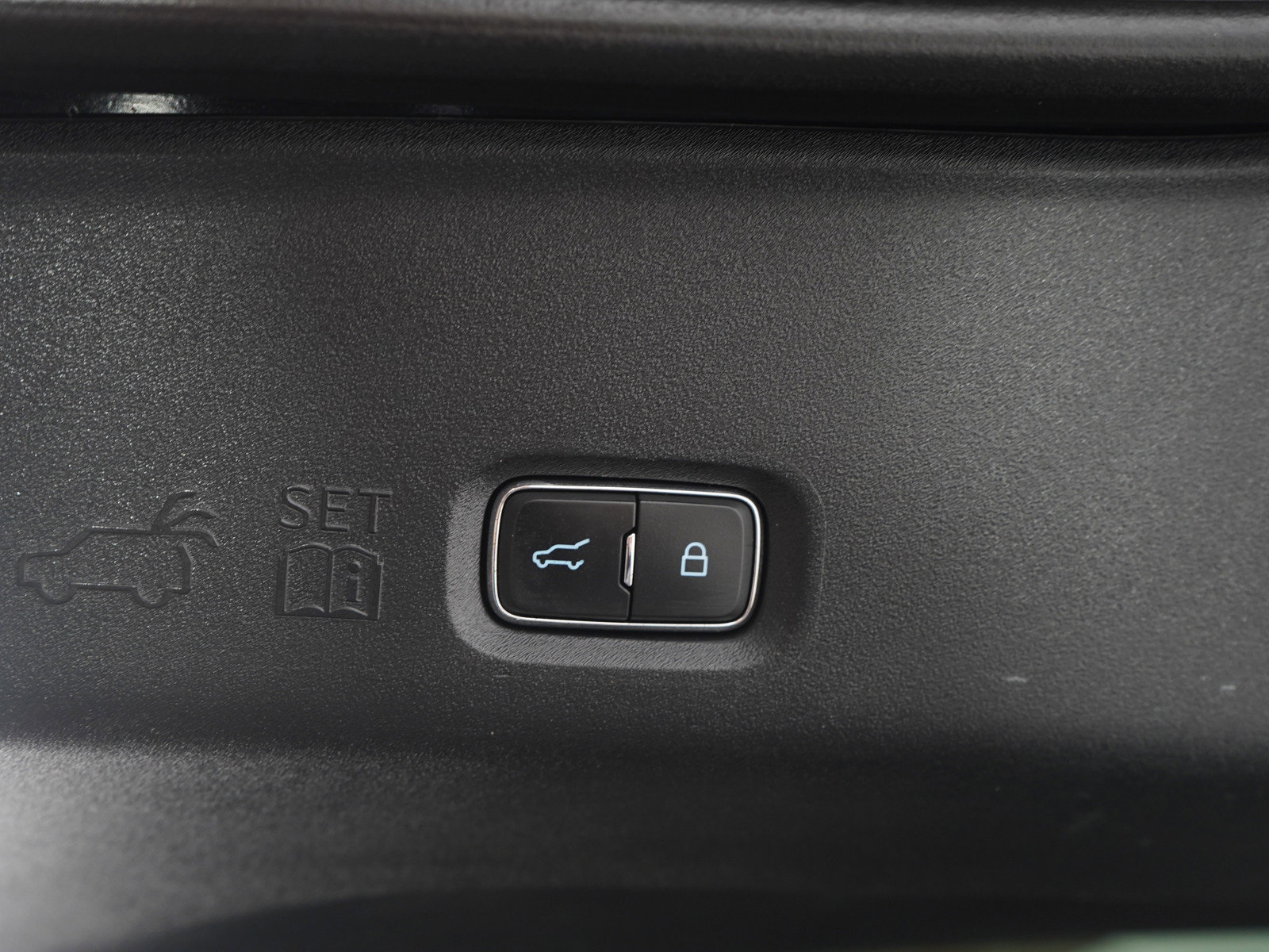 Used 2025 Ford Expedition Platinum AWD/4WD image 13