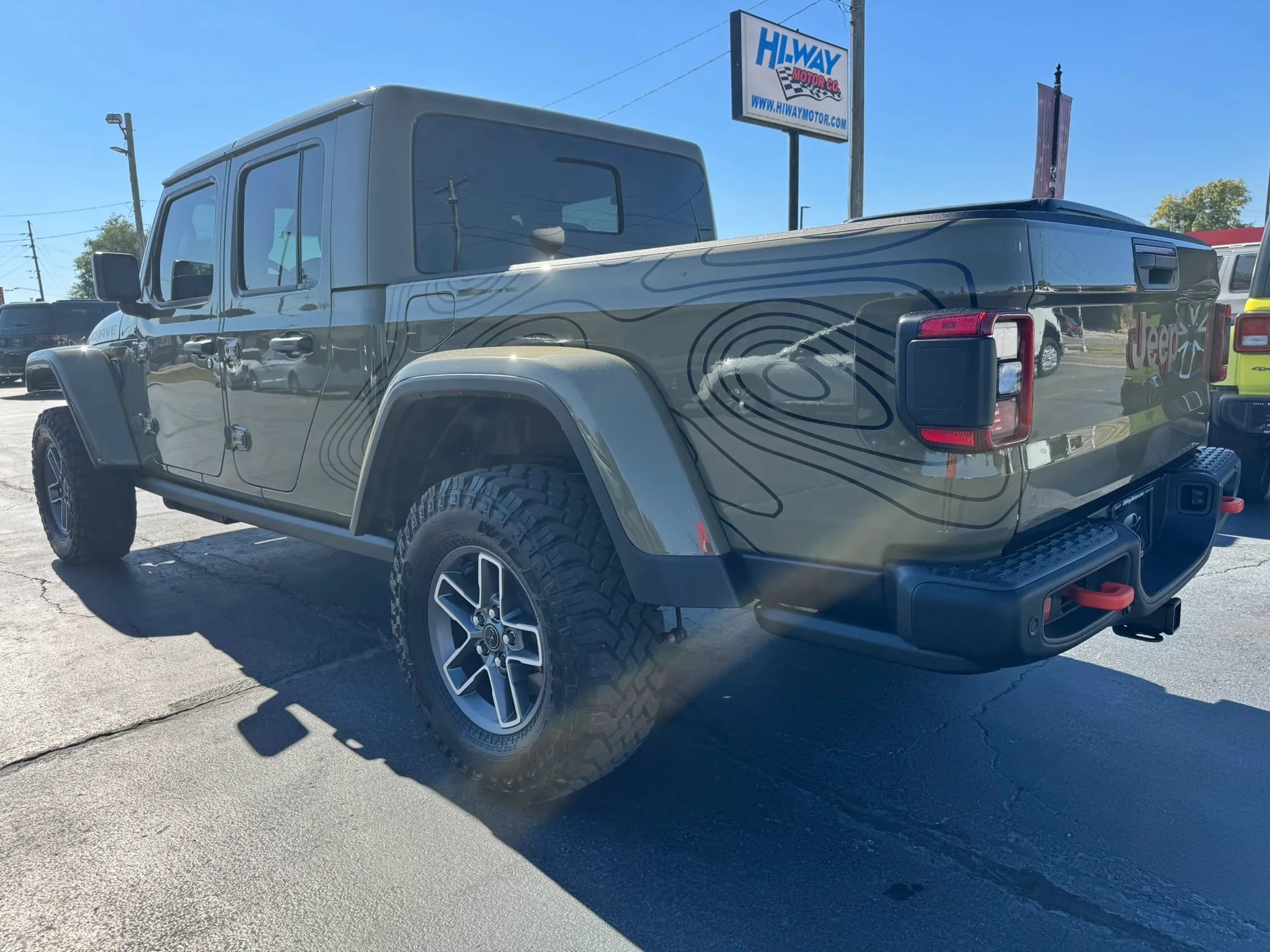 Used 2026 Jeep Gladiator Mojave AWD/4WD image 11