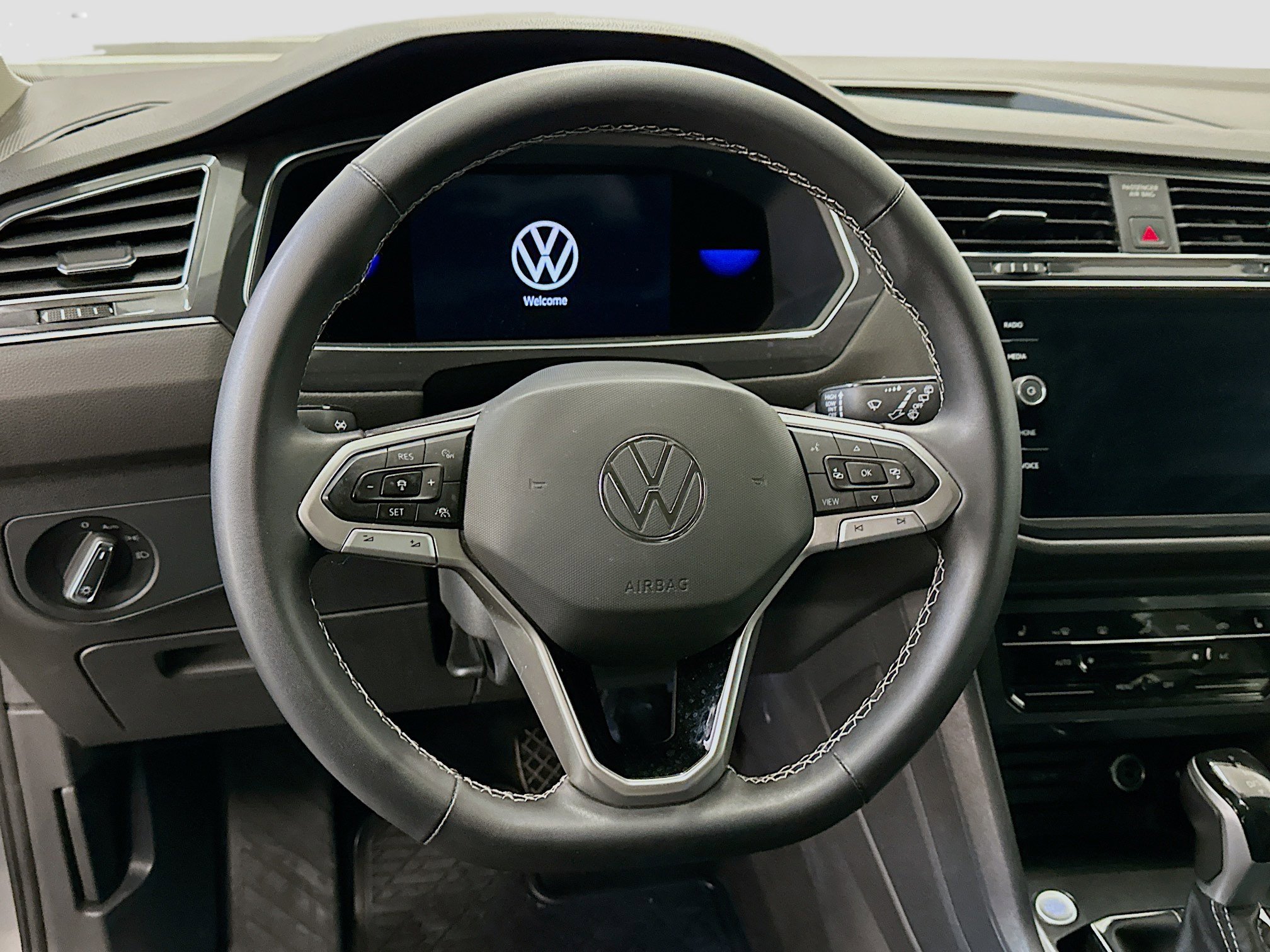 Used 2022 Volkswagen Tiguan SE image 18