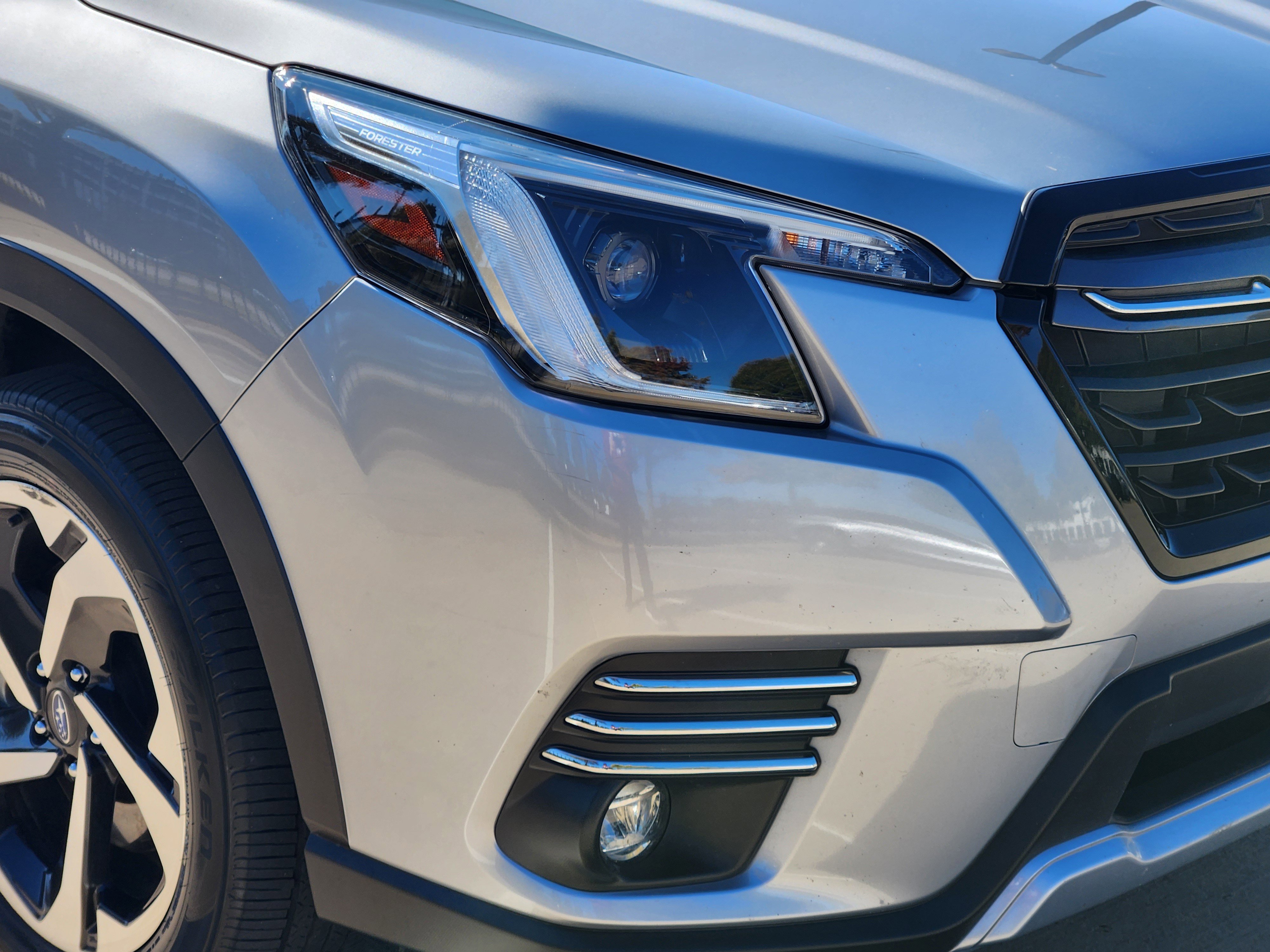 Used 2023 Subaru Forester Touring w/ Popular Package #2 image 5