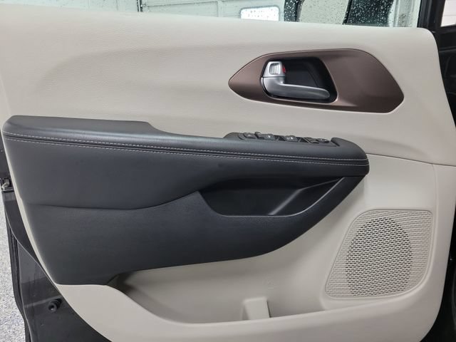 Used 2024 Chrysler Voyager LX FWD image 16