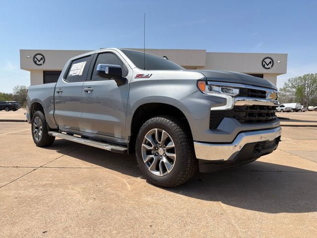 New 2026 Chevrolet Silverado 1500 LT w/ Z71 Off-Road Package AWD/4WD image 3