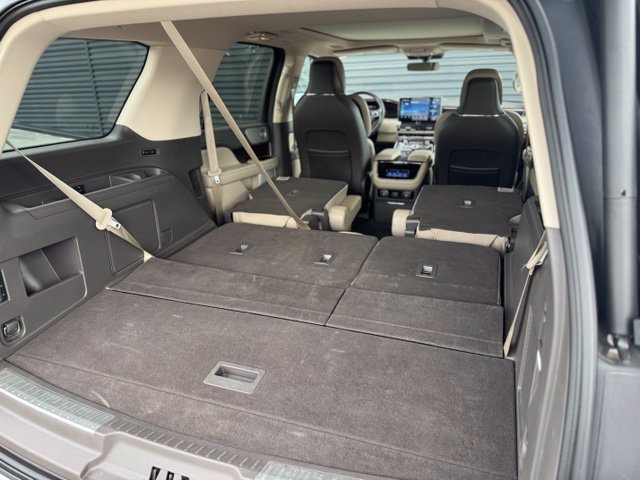 Used 2024 Lincoln Navigator Reserve AWD/4WD image 39