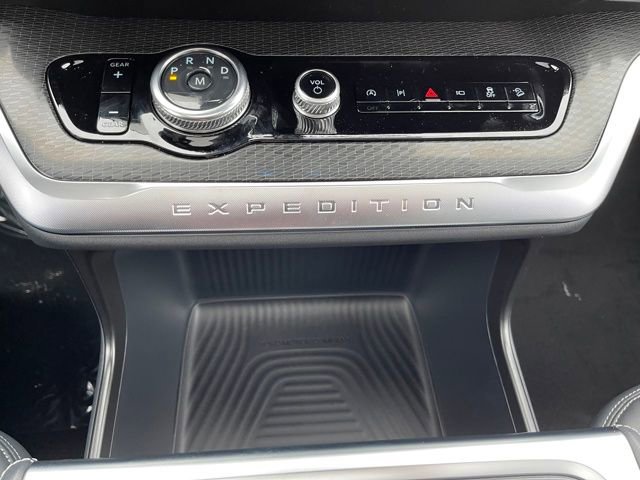 New 2026 Ford Expedition Max Platinum image 18