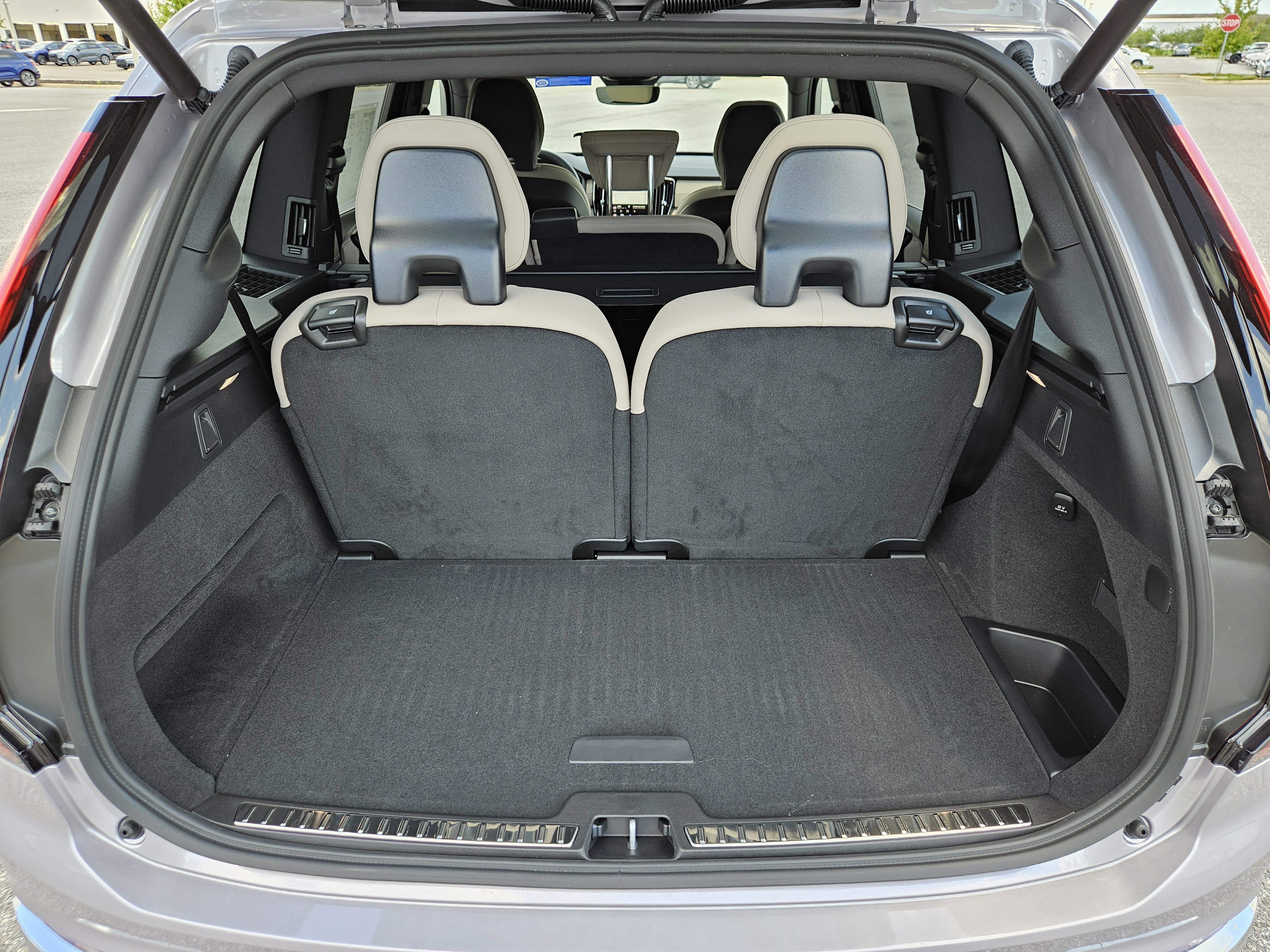 New 2026 Volvo XC90 B5 Plus image 12