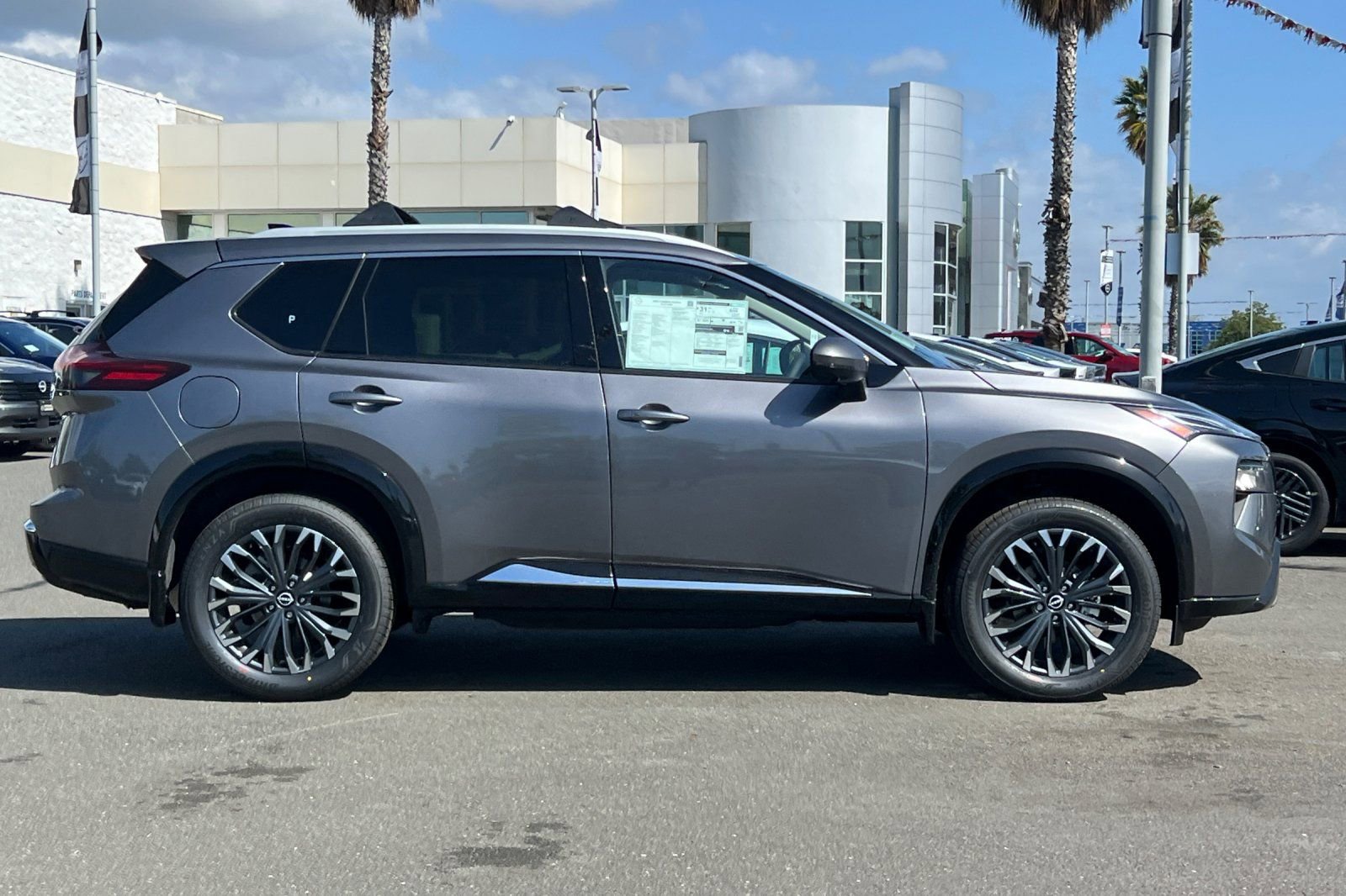 New 2026 Nissan Rogue Platinum w/ Platinum Premium Package AWD/4WD image 3