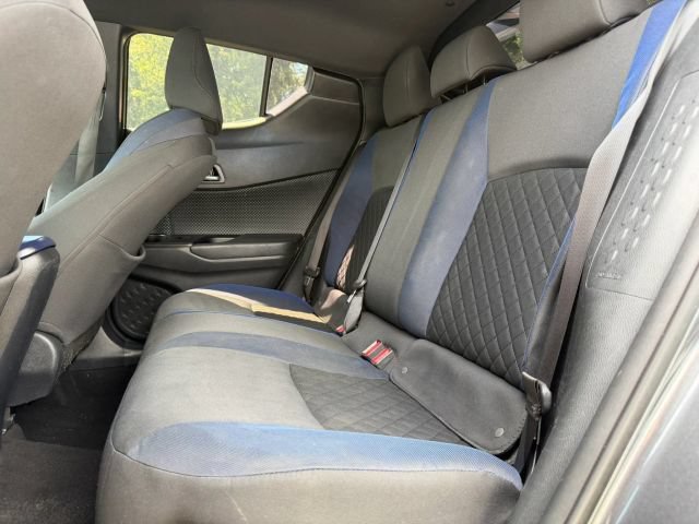 Used 2020 Toyota C-HR XLE FWD image 12