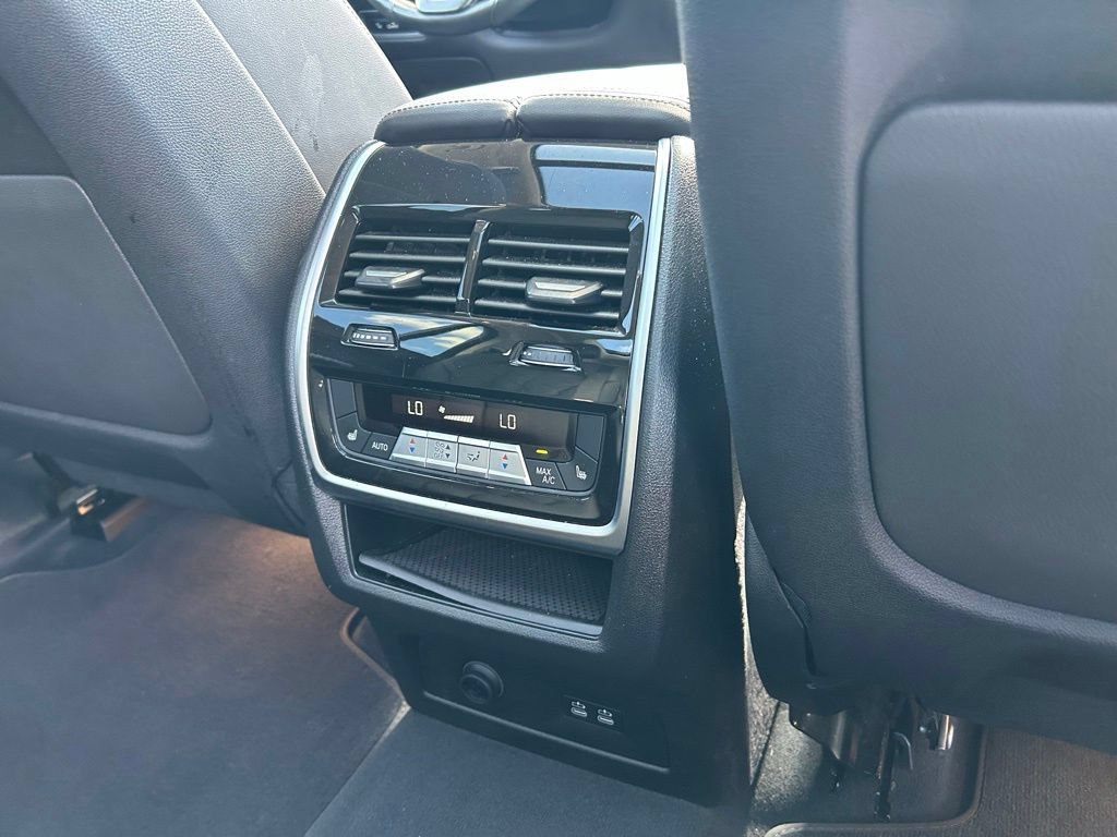 Used 2024 BMW X7 xDrive40i AWD/4WD image 49