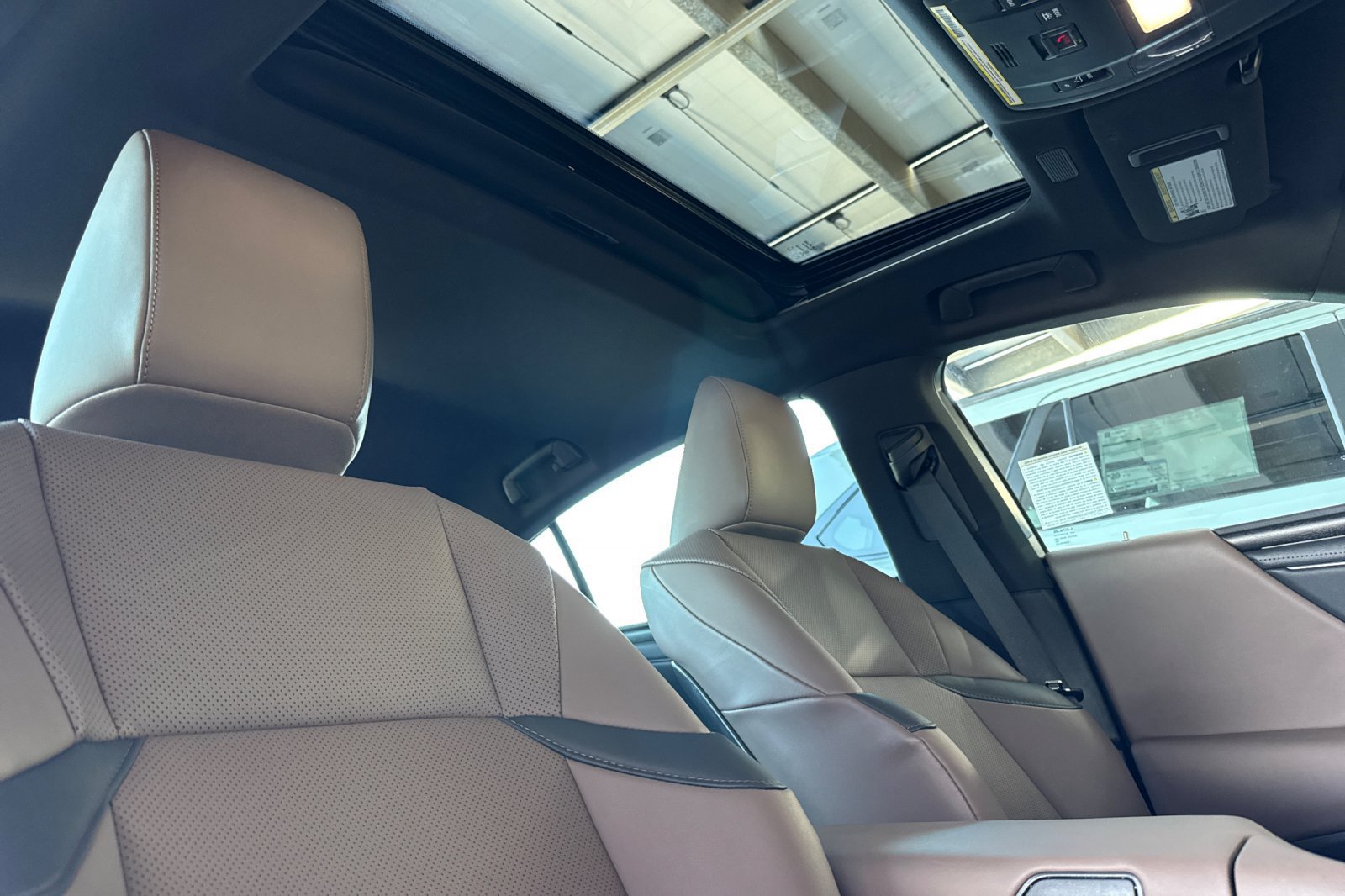 Used 2024 Lexus ES 350 w/ Premium Package FWD image 19