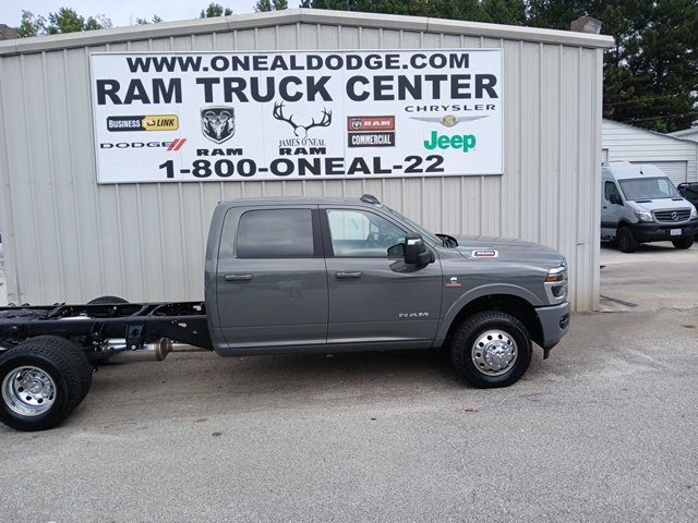 New 2027 RAM 3500 Big Horn w/ Laramie Trim Package AWD/4WD image 2