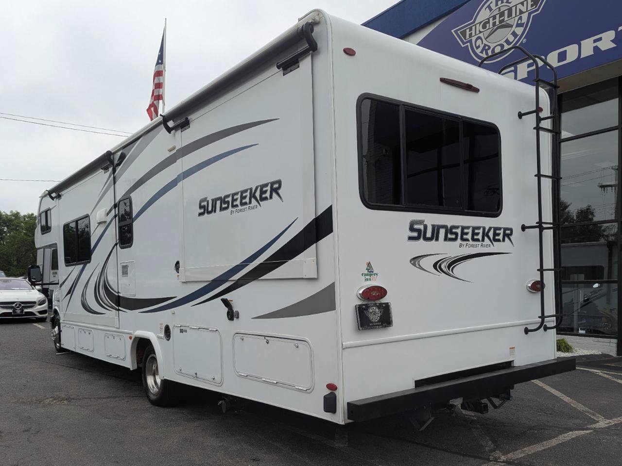 Used 2019 Chevrolet Express 4500 w/ RV Package RWD image 95