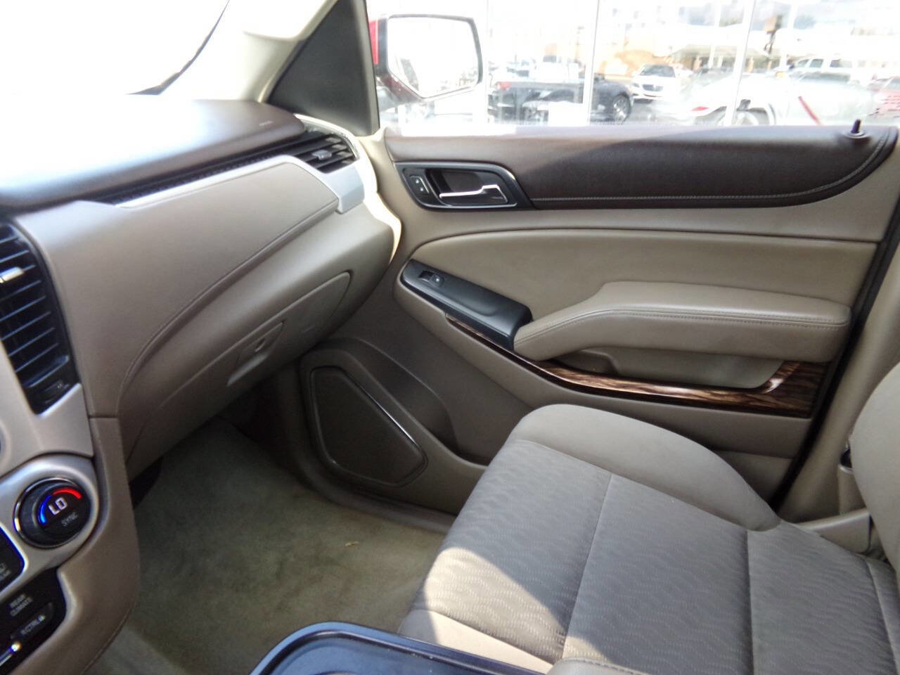 Used 2015 GMC Yukon XL SLE w/ Convenience Package image 40