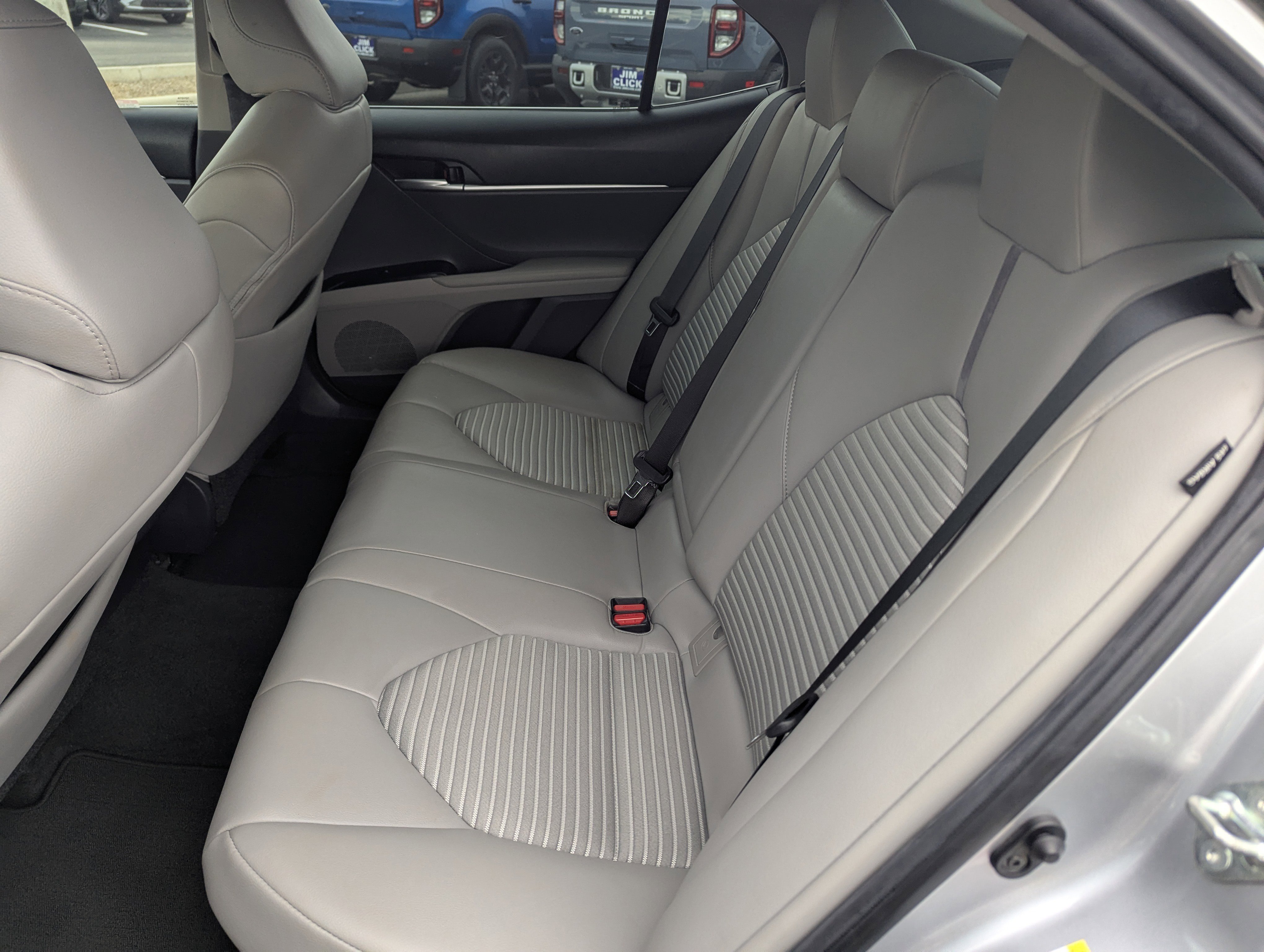 Used 2019 Toyota Camry SE image 7