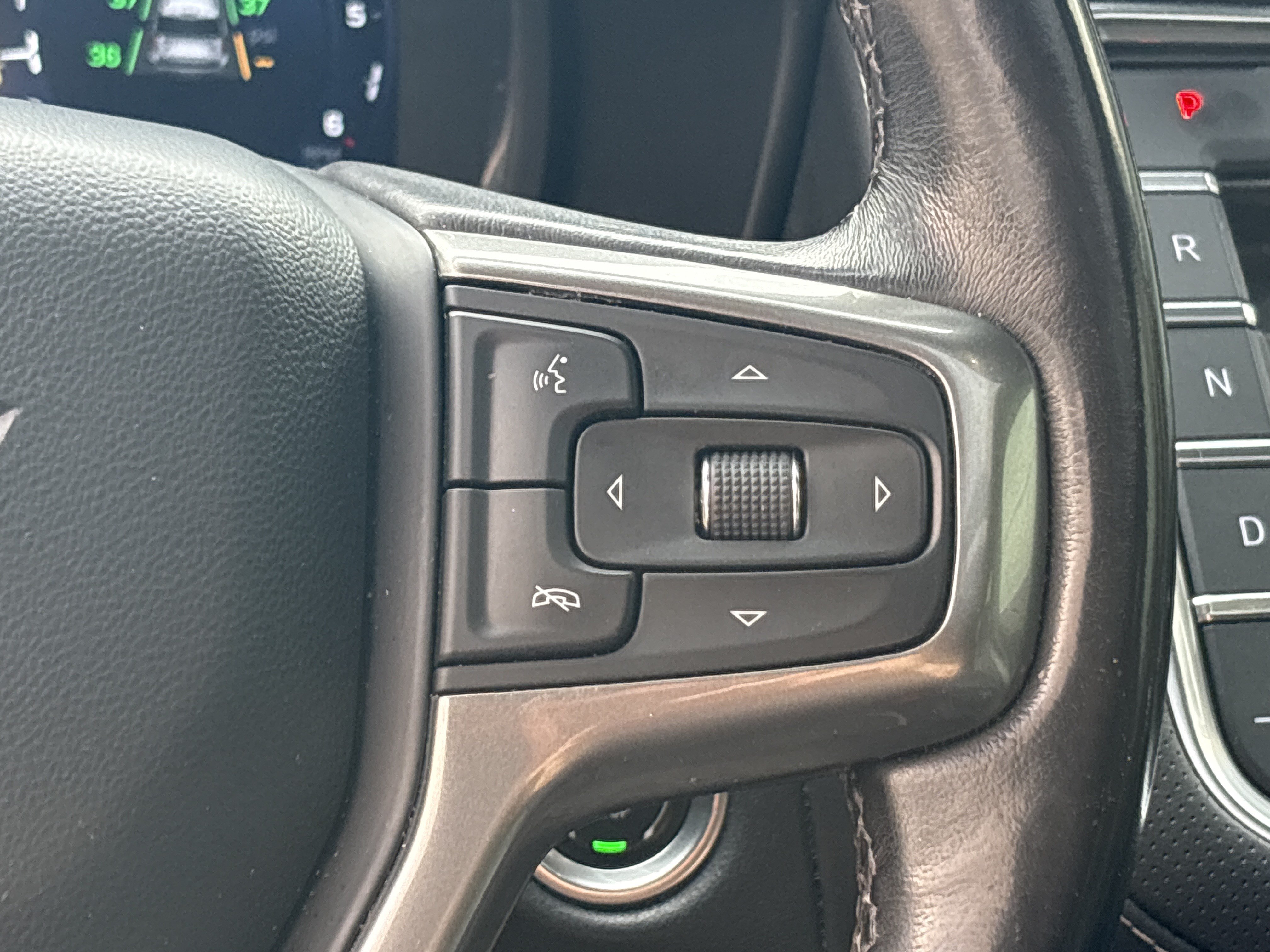 Used 2023 Chevrolet Tahoe Premier AWD/4WD image 20