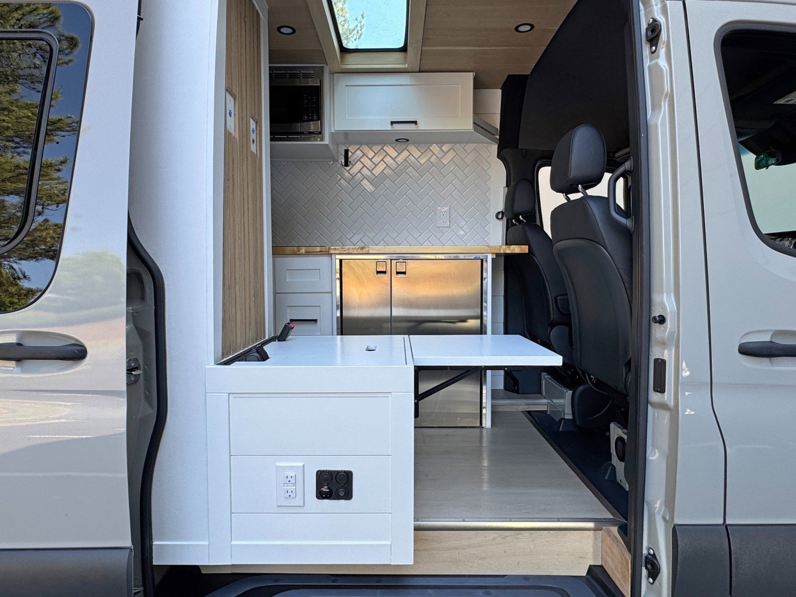 Used 2023 Mercedes-Benz Sprinter 2500 image 38