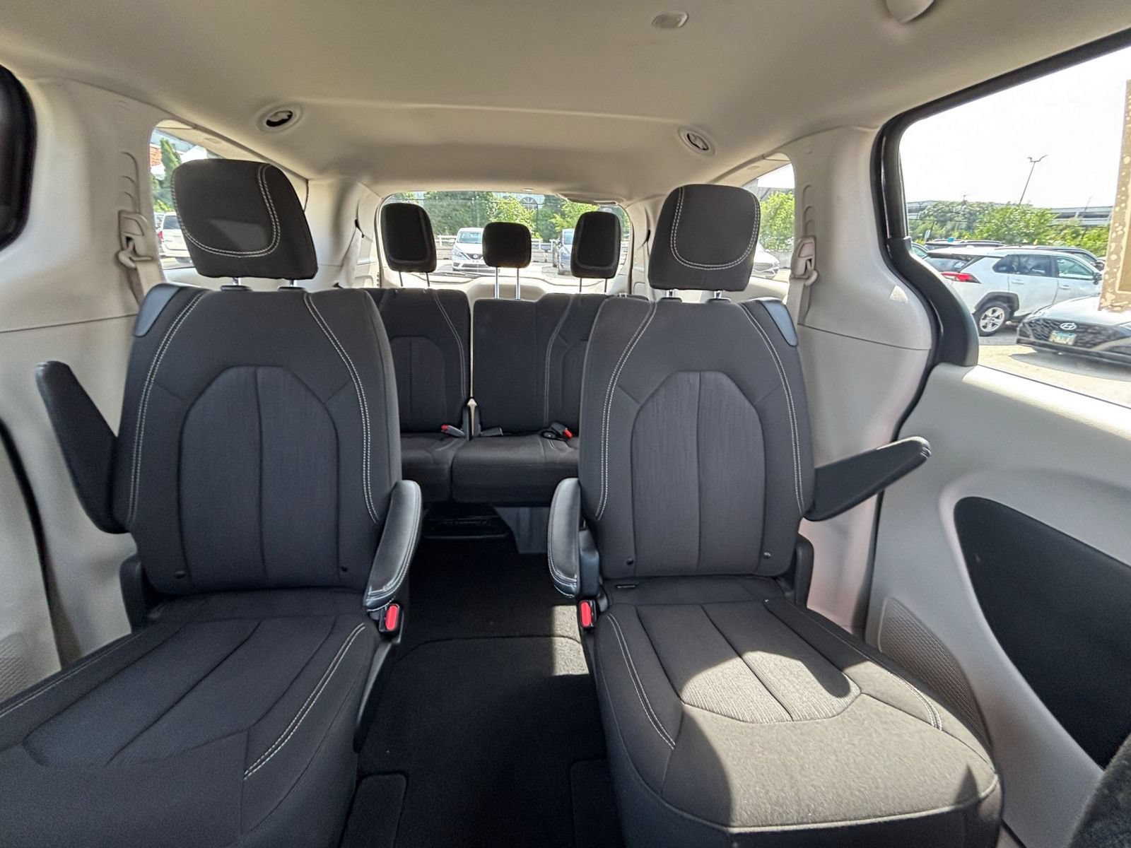 Used 2024 Chrysler Voyager LX FWD image 37