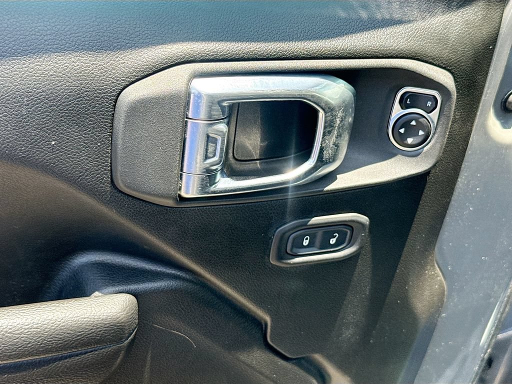 Used 2023 Jeep Wrangler Unlimited AWD/4WD image 19