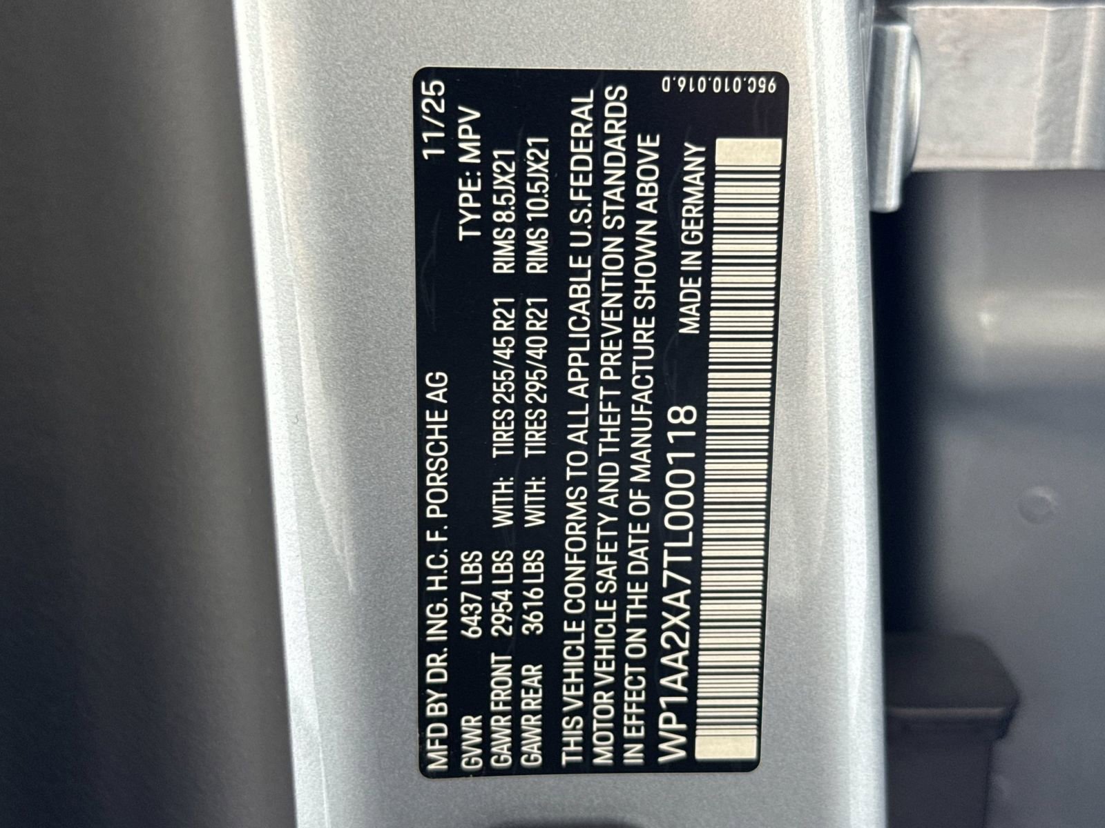 New 2026 Porsche Macan 4 Electric image 36